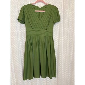 Banana Republic Green Silk V Neck Pleated Short Sleeve Dress Size 4